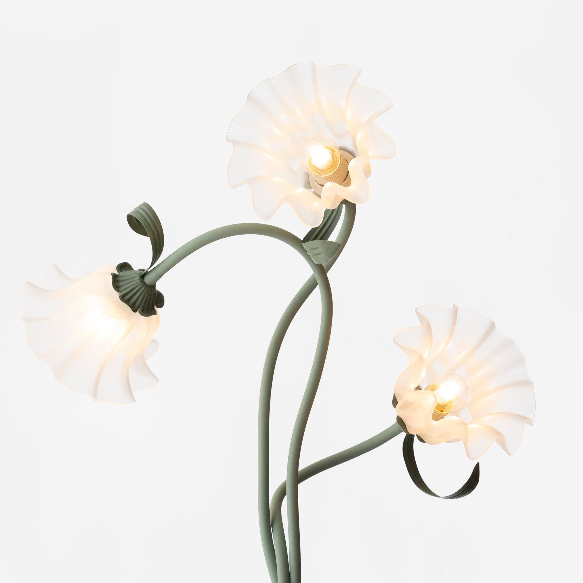 Elegante Calla Blumen Stehleuchte mit Fußschalter – Moderne Stehlampe für Wohnräume, 170 cm hoch, E26/E27 Sockel, Metall und Kieselgel 7