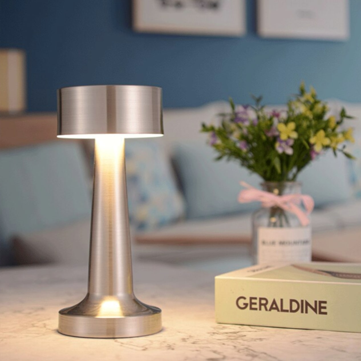 Elegante Dimmbar Tischlampe mit LED-Technologie – Ideal als Nachttischlampe oder Tischleuchte für Restaurant und Bar 3