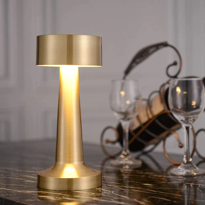 Elegante Dimmbar Tischlampe mit LED-Technologie – Ideal als Nachttischlampe oder Tischleuchte für Restaurant und Bar 4
