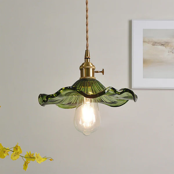 Elegante Pendelleuchte Hibiskusblüten für Esszimmer und Wohnzimmer – Hängelampe aus Glas und Messing 0