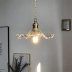 Elegante Pendelleuchte Hibiskusblüten für Esszimmer und Wohnzimmer – Hängelampe aus Glas und Messing 7