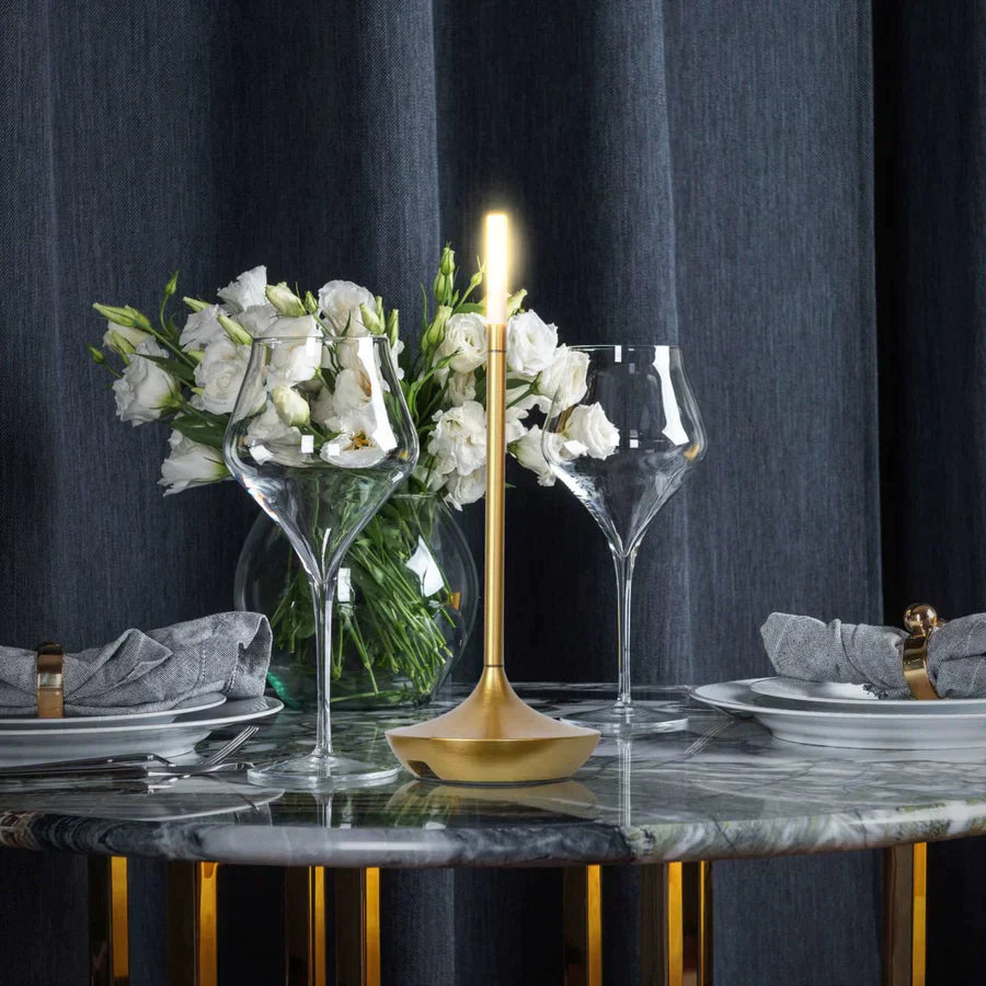 Elegantes Kerzenlicht Mit Dimmfunktion Und USB-Ladegerät - Stilvolles Aluminium Für Ihr Zuhause 8