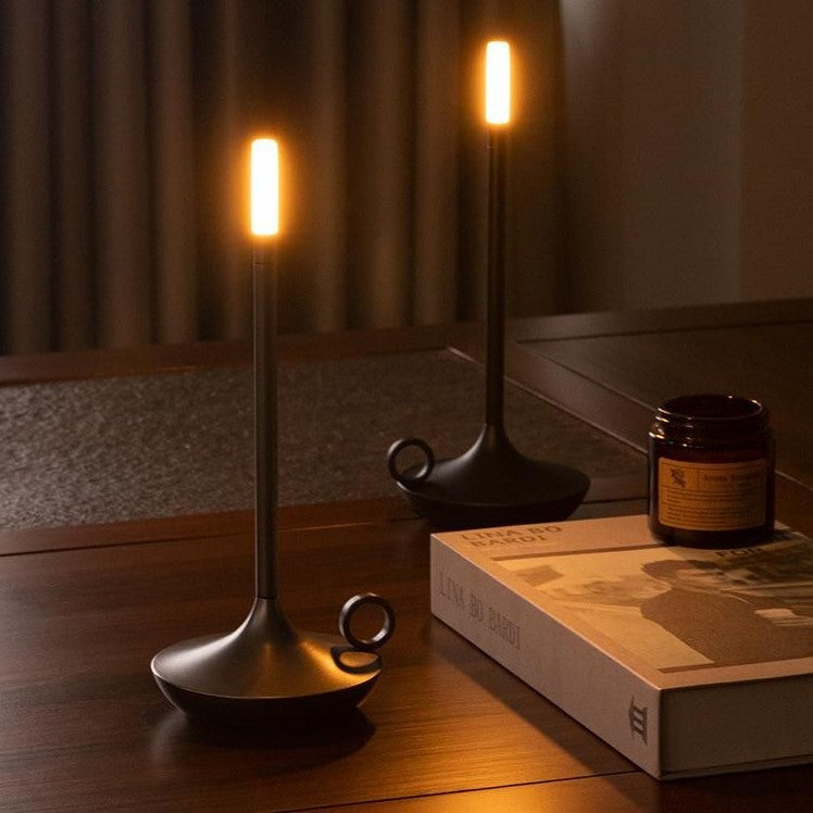 Elegantes Kerzenlicht Mit Dimmfunktion Und USB-Ladegerät - Stilvolles Aluminium Für Ihr Zuhause 9