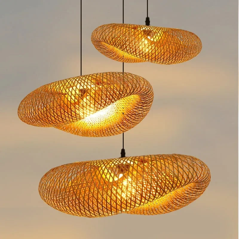 Handgefertigte Bambus Pendelleuchte mit Weidenrattan-Wellenschirm – Elegante Hängelampe für Esszimmer und Wohnräume 1