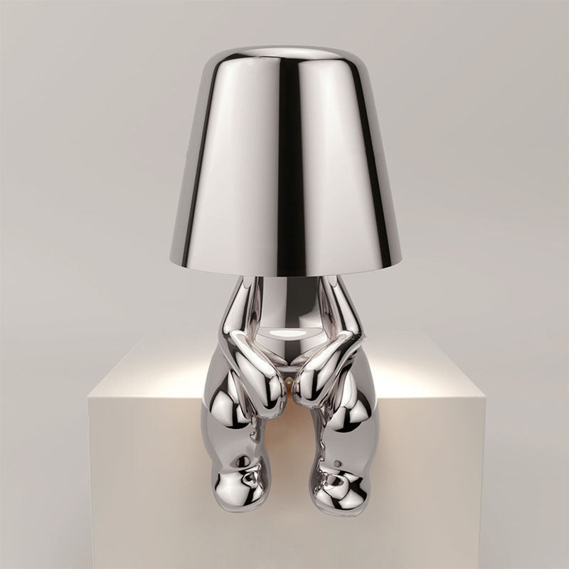 Goldene Tischlampe – Kreatives Figurendesign | Dekorative Wohnraumleuchte