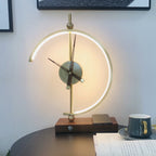 Moderne LED Lampe mit Kabellosem Ladegerät und Uhr – Ahornholz und Metall, Energieeffizient, Warmweiß/Kaltweiß, Einstellbare Helligkeit 6