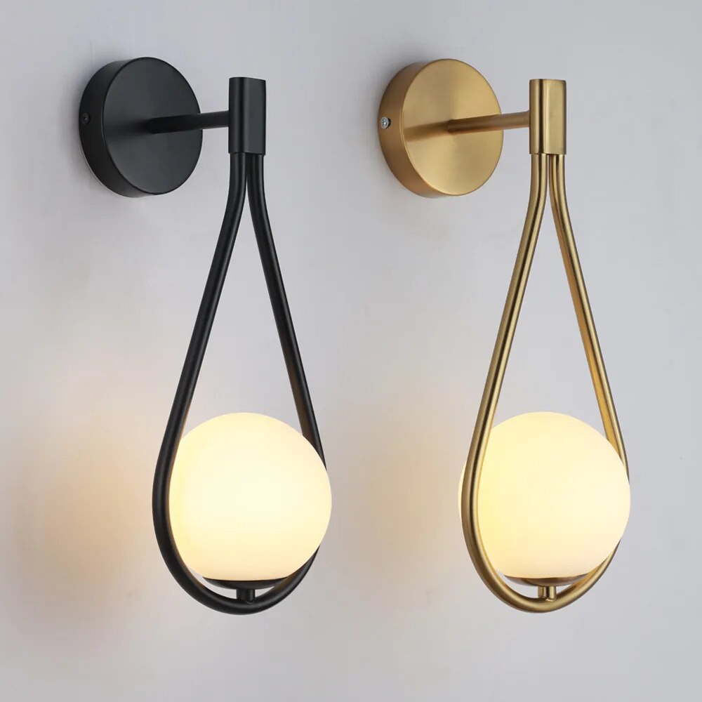 Moderne Wandleuchte aus Eisen und Glas in Schwarz oder Gold – Minimalistische Wandlampe für Elegante Innenräume 1