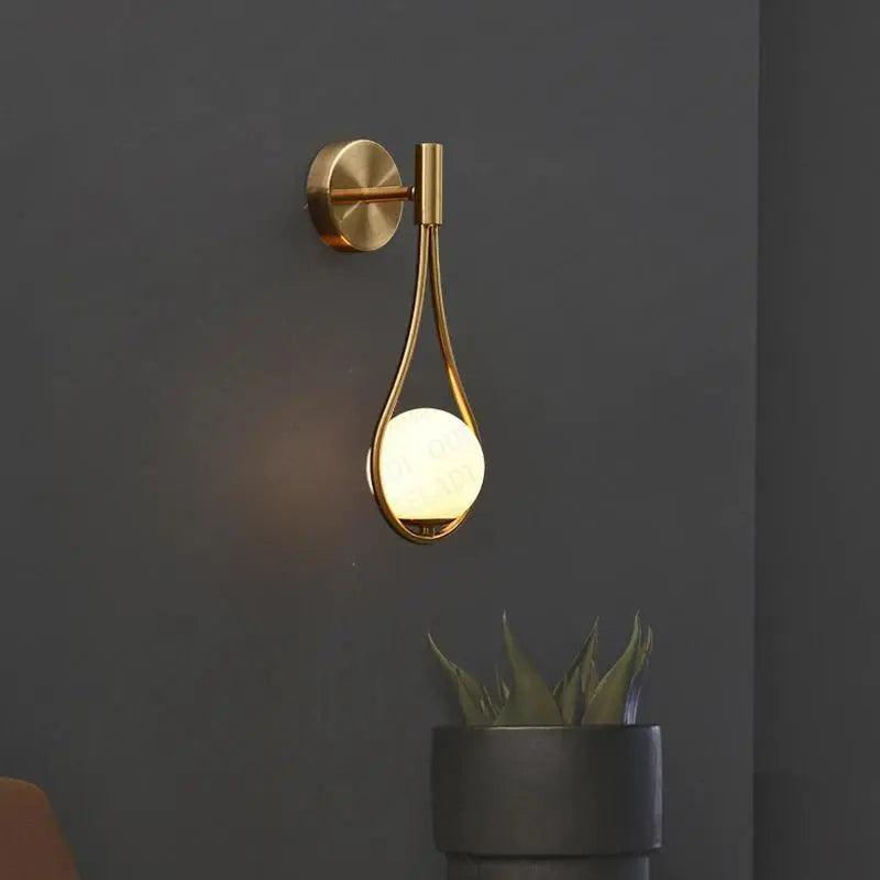 Moderne Wandleuchte aus Eisen und Glas in Schwarz oder Gold – Minimalistische Wandlampe für Elegante Innenräume 5