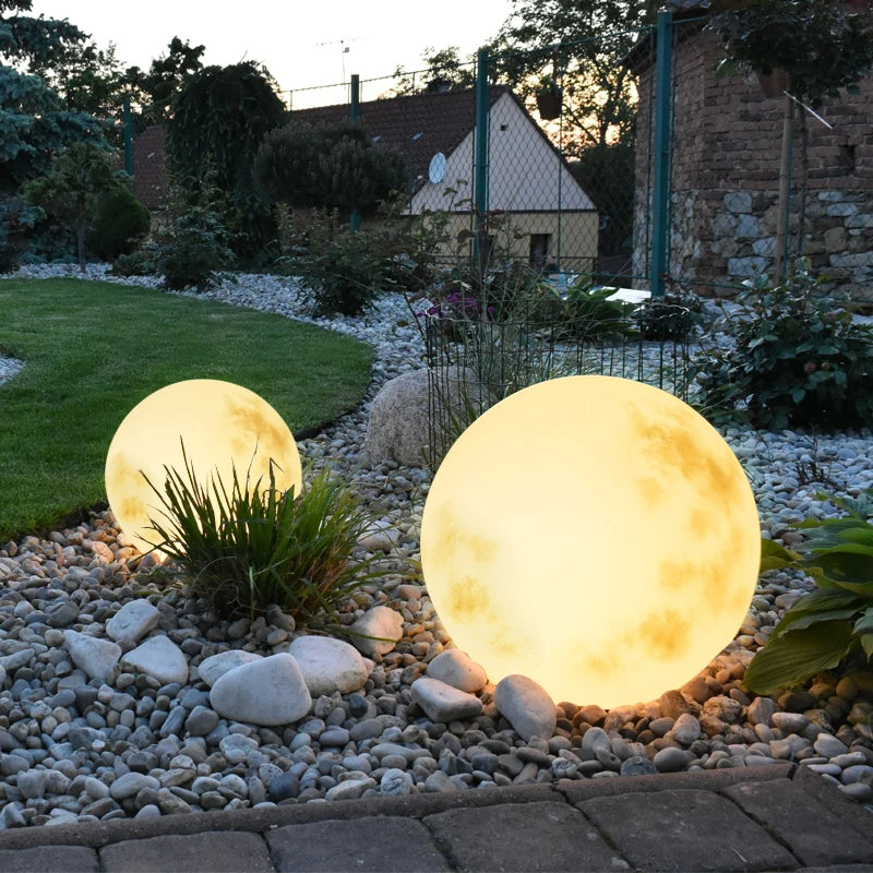 Mond Gartenlampe – LED Leuchtkugel in Mondform | Außenbeleuchtung für Garten & Terrasse