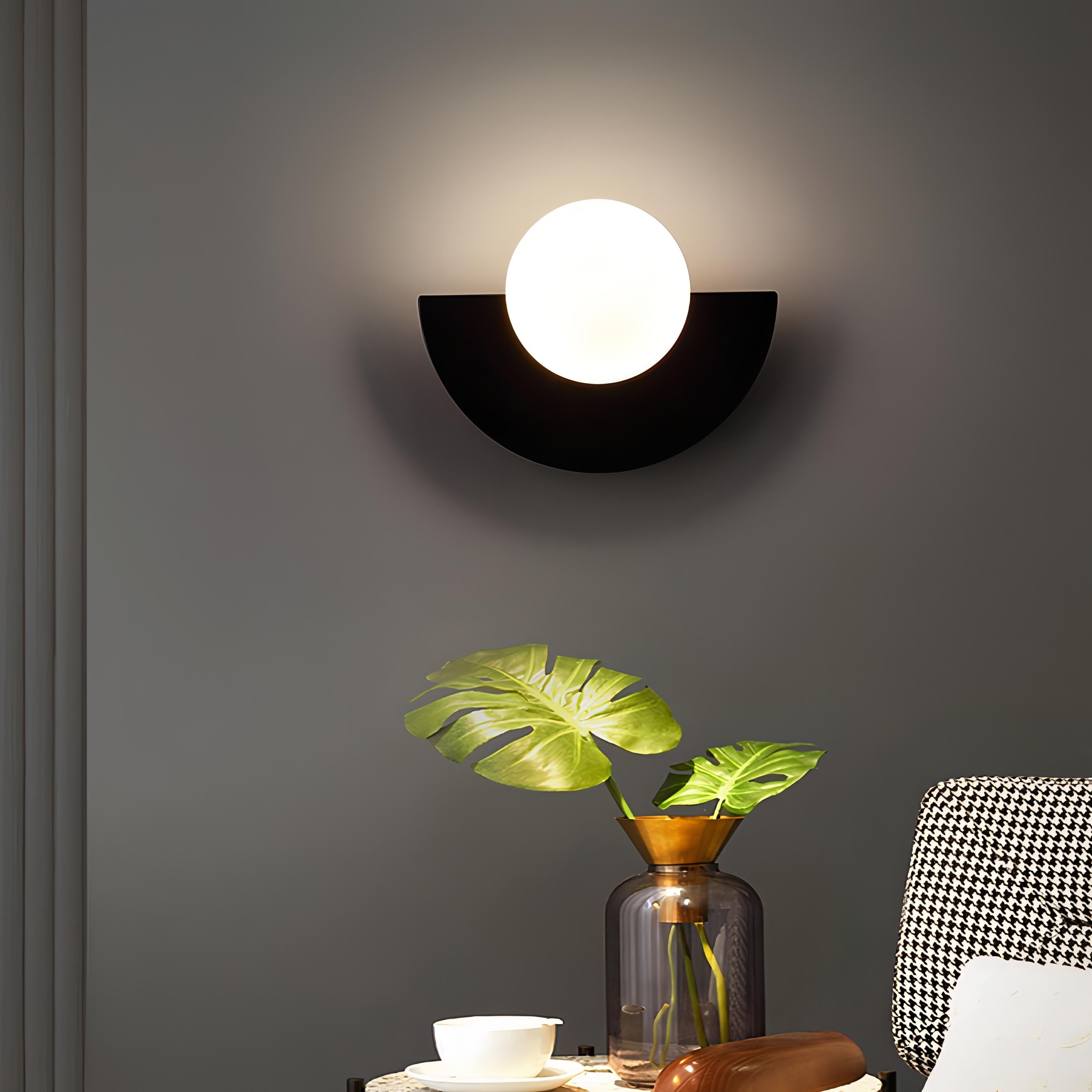 Nordische Wandleuchte Everest – Halbkreis Wandlampe aus Metall und PVC mit LED-Beleuchtung, 25x15cm, für Wohnräume 2