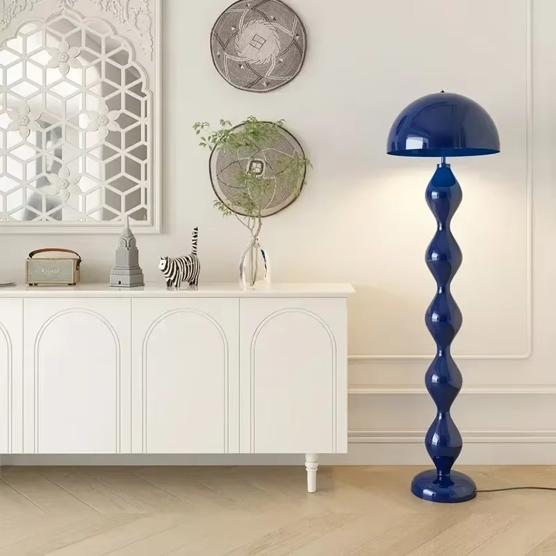 Skandinavische Stehleuchte 150 cm – Minimalistische LED Stehlampe aus Metall für Wohn- und Schlafzimmer 1